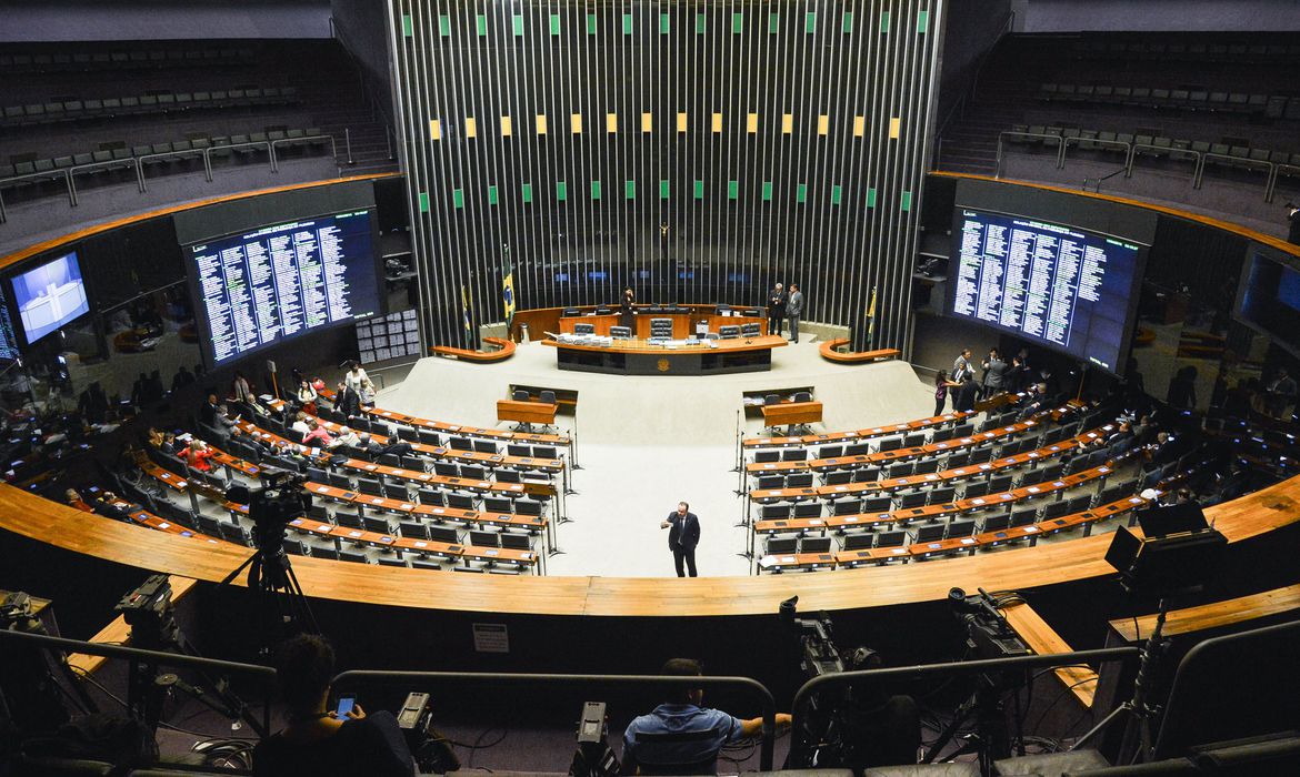 Câmara aprova castração química para pedófilos: saiba como votou cada deputado