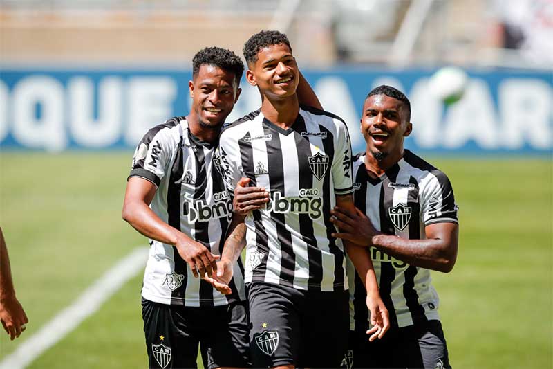 Atlético-MG vence Athletico-PR e garante 2ª vitória seguida no Brasileirão