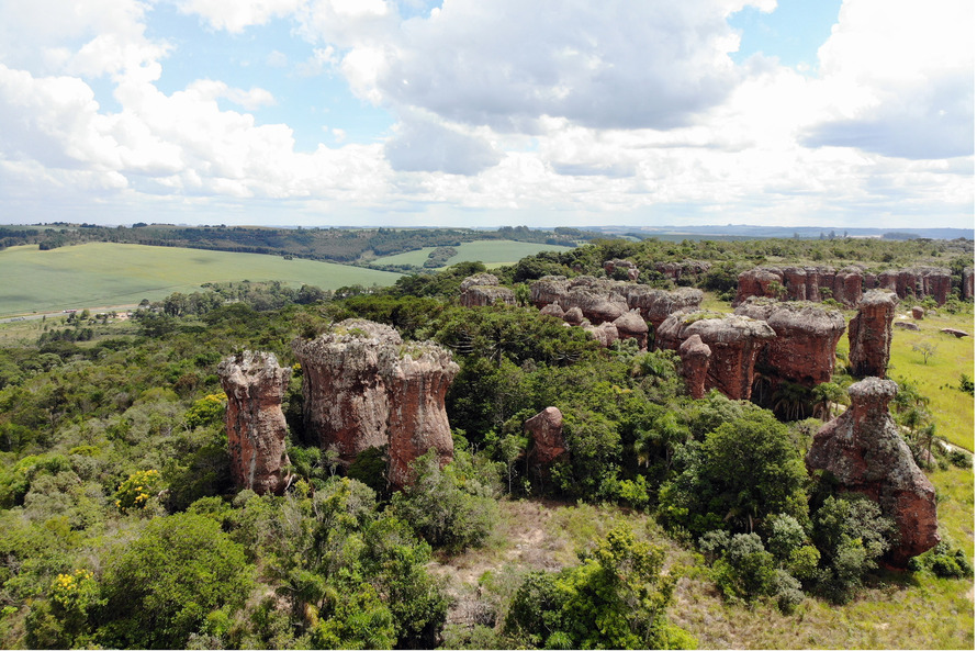 Parque Estadual de Vila Velha vira cenário para documentário sobre trilhas ancestrais utilizadas por povos originários