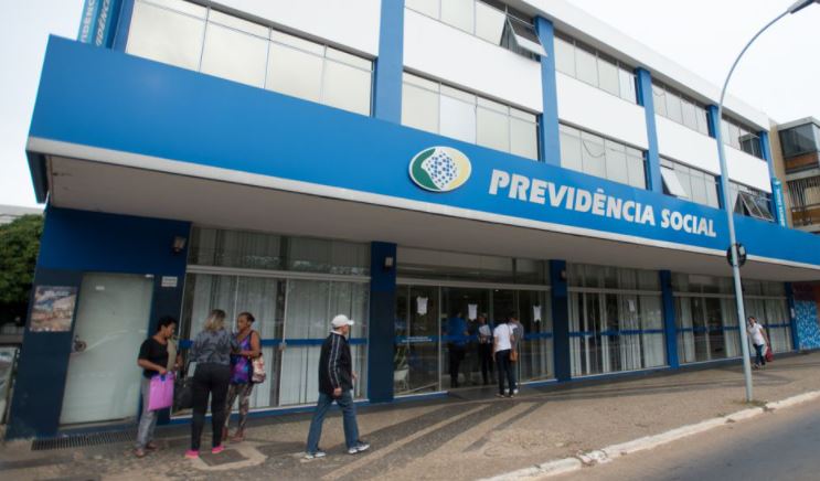 Fila do INSS cresce 46,6% devido greve do órgão