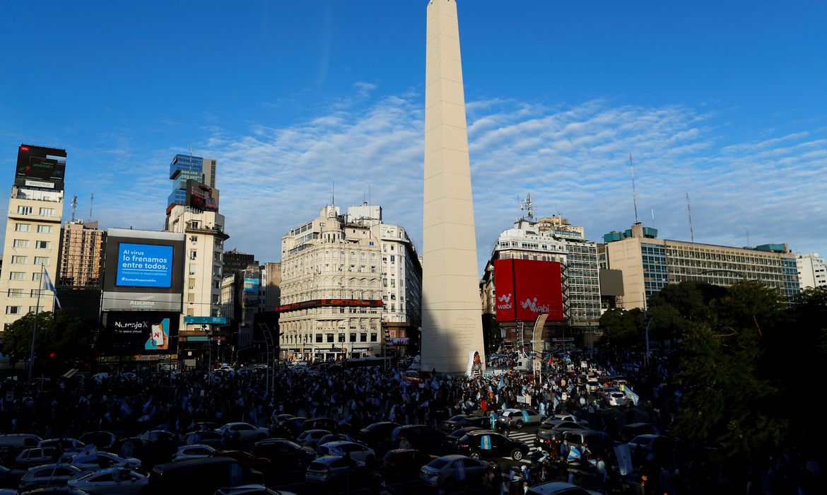 Ataque a tiros dentro de escola na Argentina deixa um morto e dois feridos