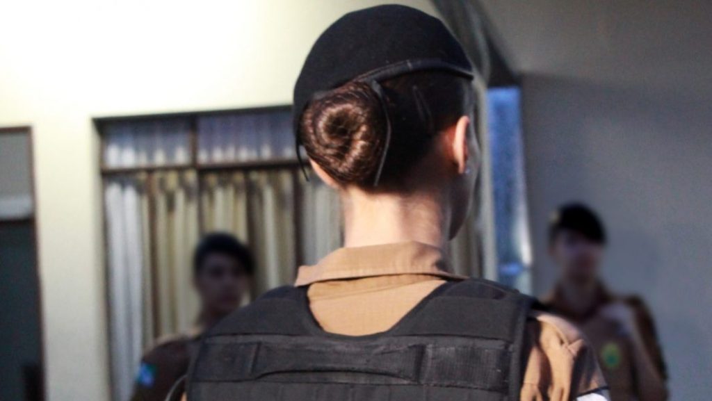 Policial feminina é agredida