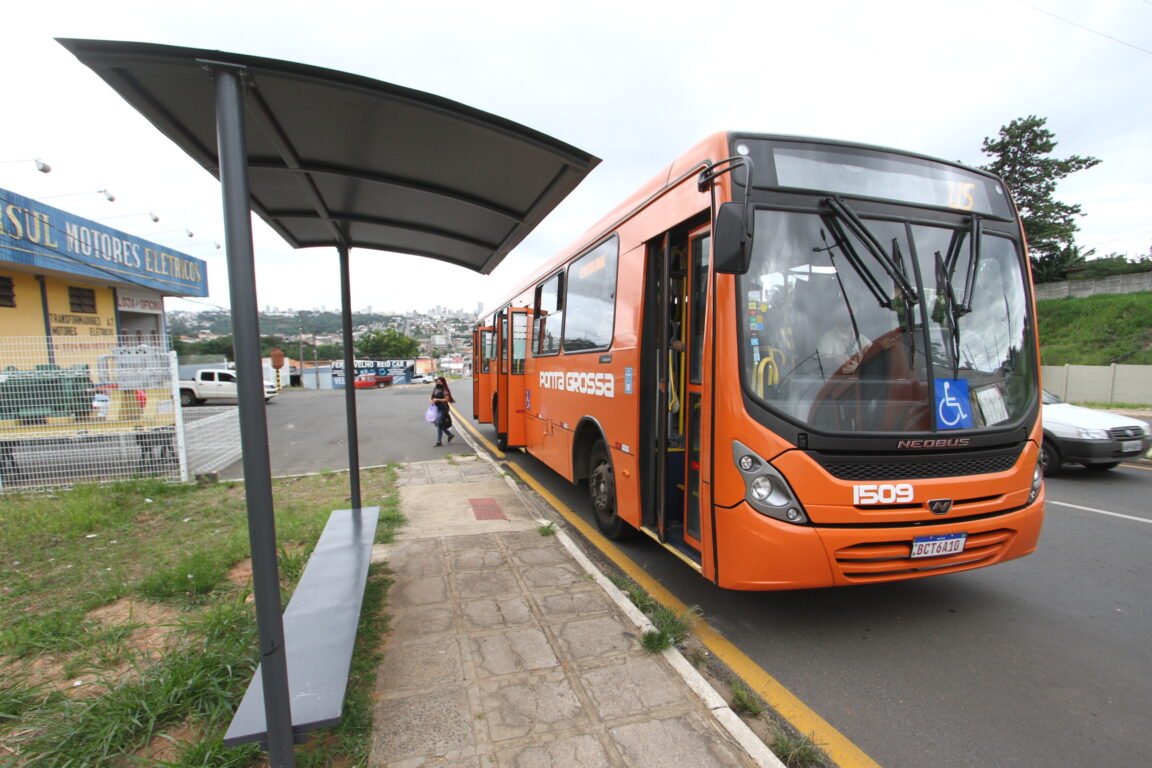 Isenção de 50% do IPTU para imóveis com ponto de ônibus entra em vigor em PG
