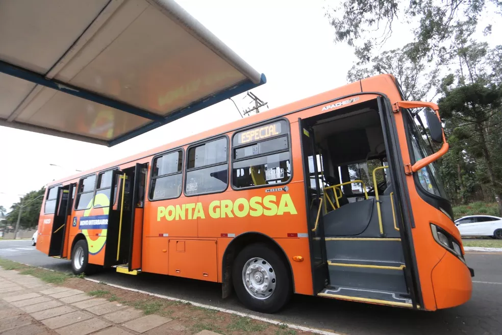 Iplan autoriza a instalação de novos abrigos de ponto de ônibus em PG