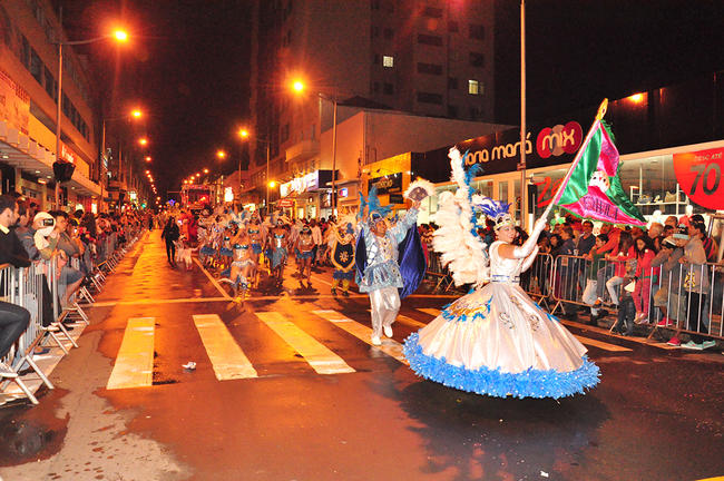 Carnaval de PG terá concurso de premiação para Rainha e Rei Momo