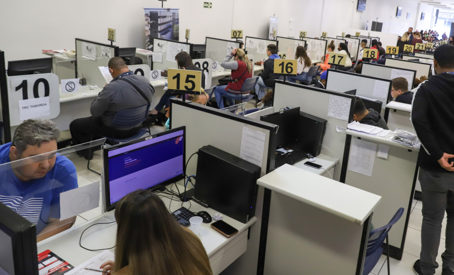 Agências do Trabalhador do Paraná iniciam a semana com 16.444 vagas