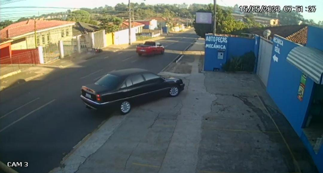 Câmeras de segurança flagram grave acidente na Vila Marina em Ponta Grossa