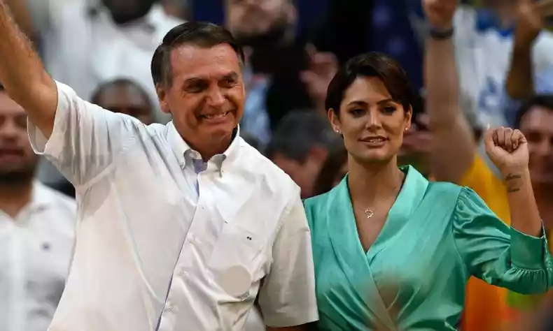 Defesa nega irregularidades e diz que Bolsonaro sofre perseguição política