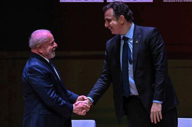 Lula marca conversa com Pacheco e Alcolumbre para pedir que cuidem de Zanin