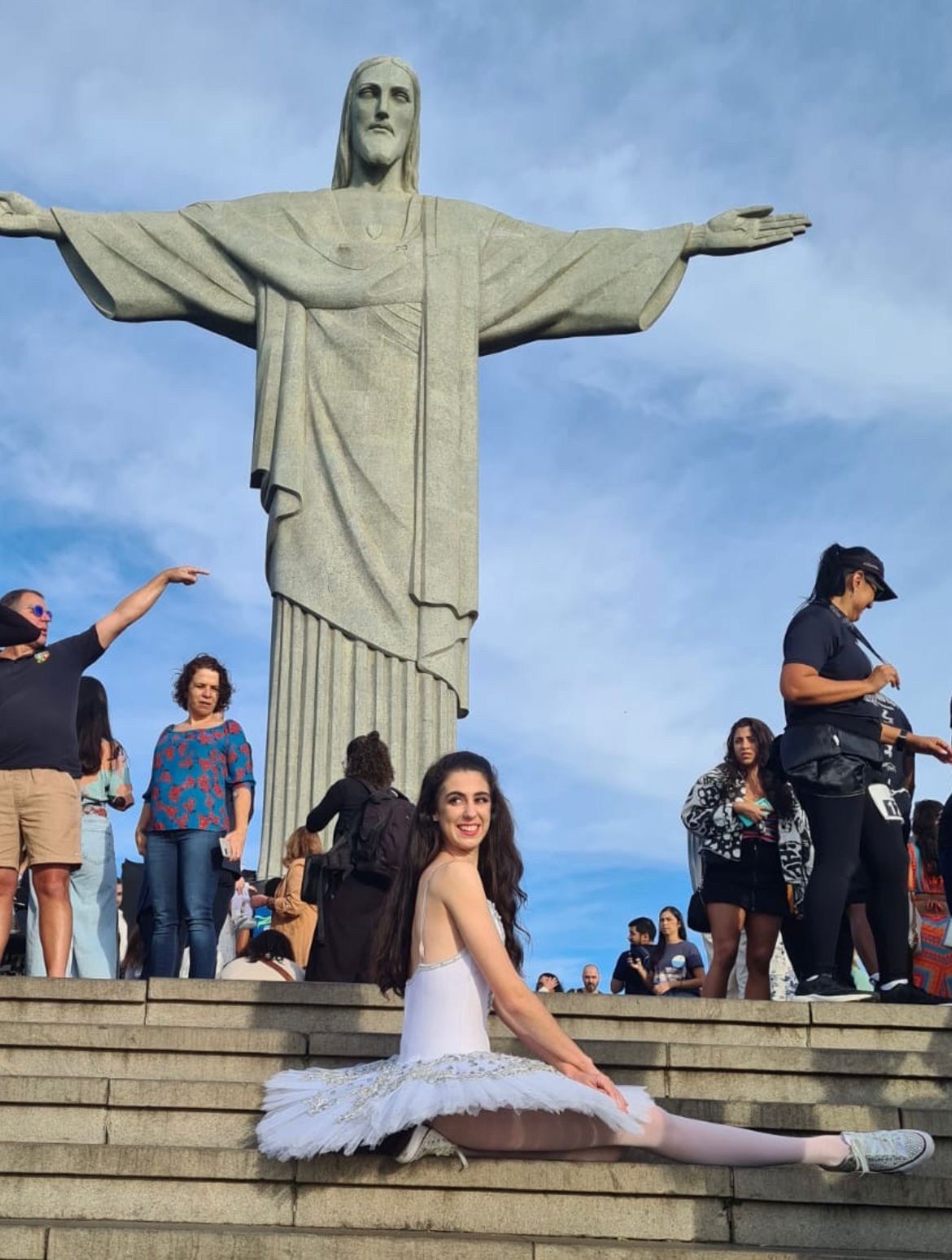 Bailarina de Carambeí grava videoclipes no Rio de Janeiro
