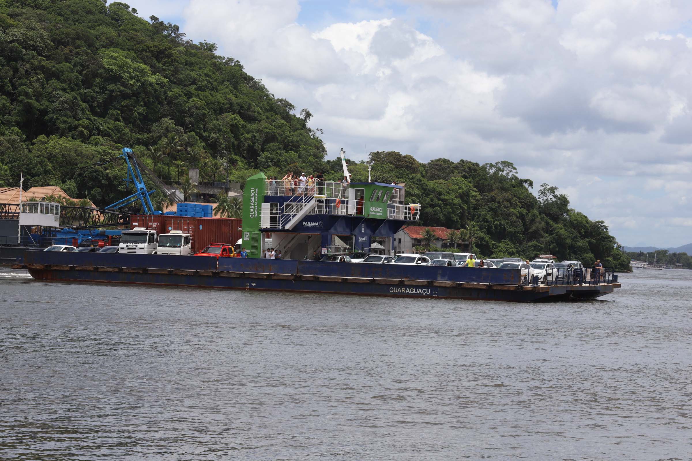 Ferry boat de Guaratuba volta a funcionar normalmente