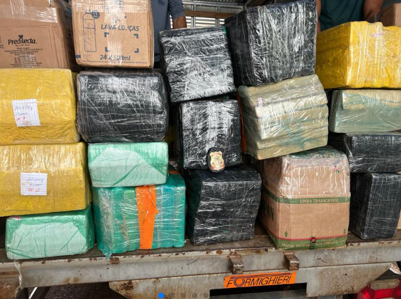 PF apreende cerca de 1,5 tonelada de maconha em caminhão no Paraná