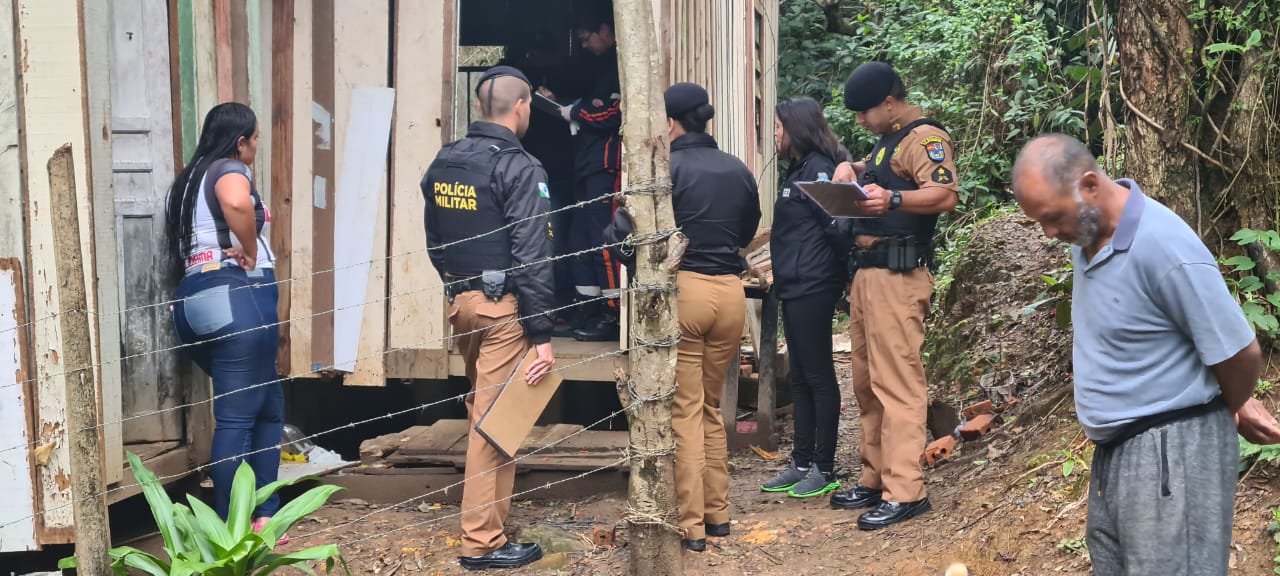 Urgente: Homem é encontrado morto dentro de barraco de madeira em PG