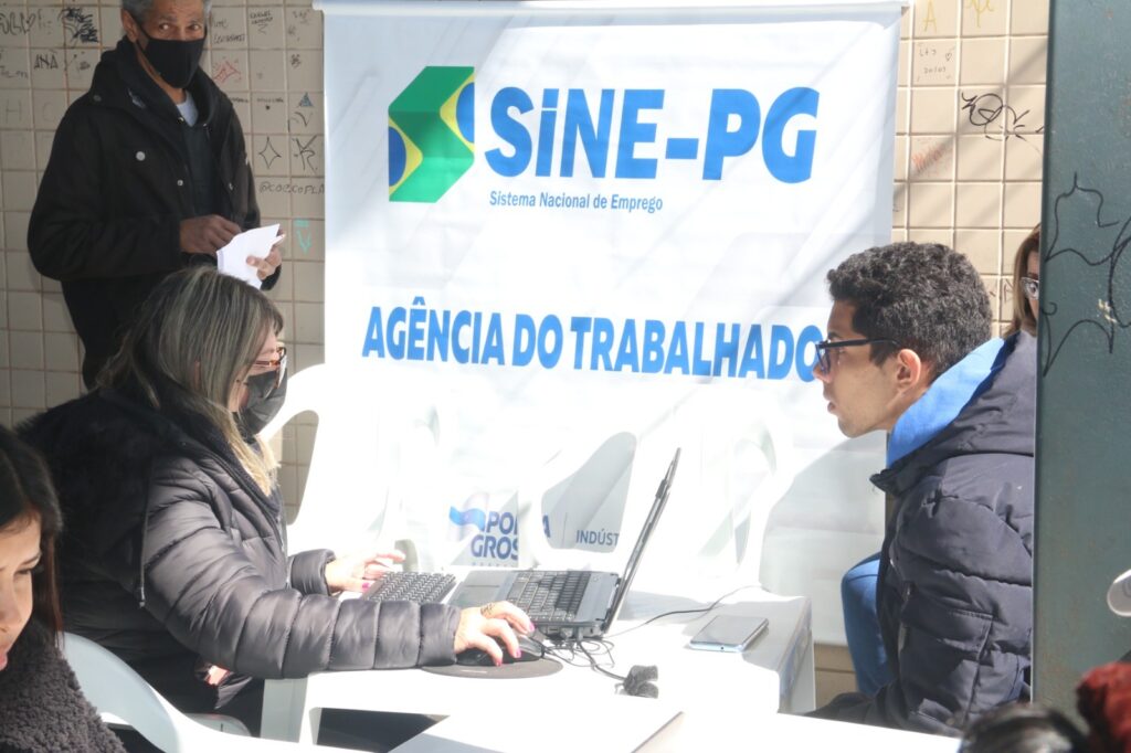 Agência do Trabalhador terá hoje mais de 200 vagas de emprego em evento na Praça da Santa Paula