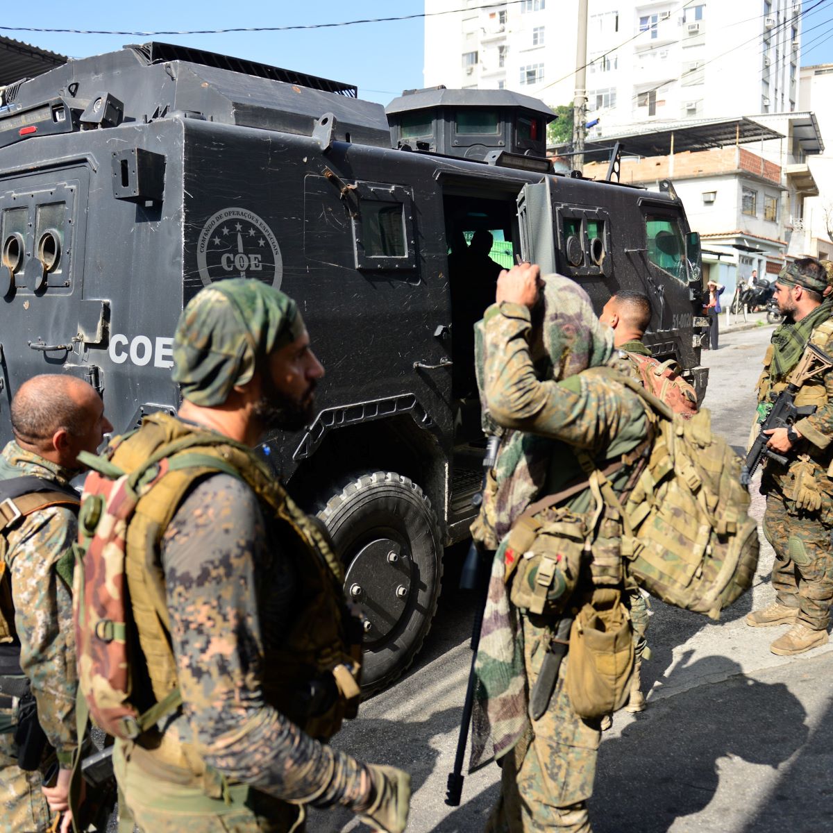 Operação policial deixa 10 mortos e cinco feridos no Complexo da Penha