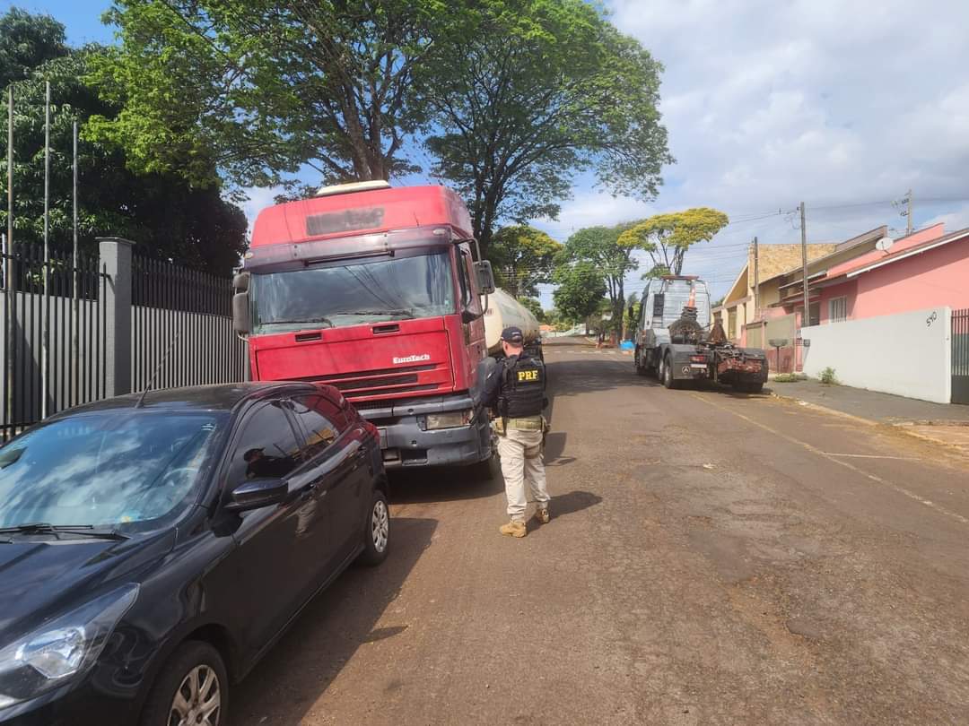 PRF recupera caminhão roubado em Carambeí, motorista de Ponta Grossa foi preso em flagrante