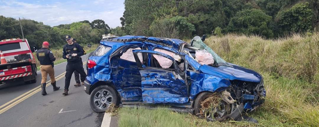 Confira imagens do acidente na PR-151 entre PG e Palmeira que tirou a vida de um casal