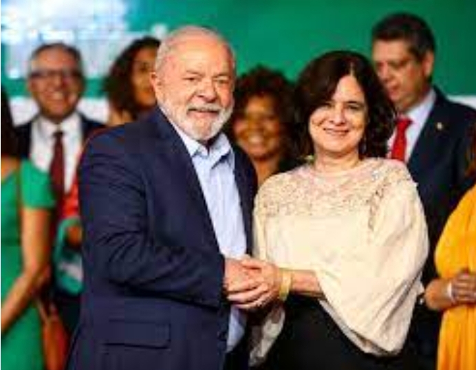 Governo Lula fecha contrato de R$ 285,8 milhões com empresa de apenas 1 funcionário