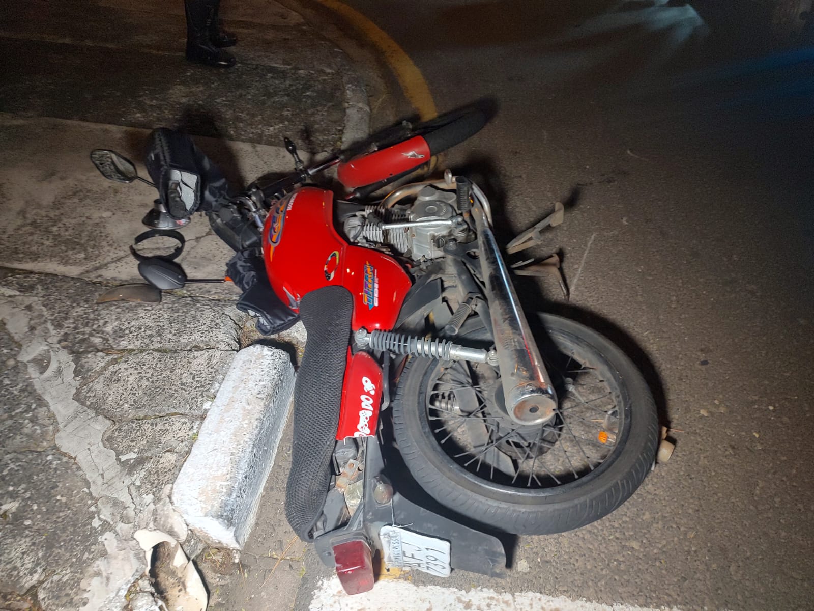 Acidente deixa motociclista ferido em Ponta Grossa