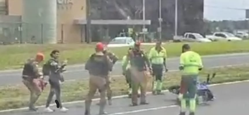 Acidente entre carro e motocicleta deixa duas pessoas feridas em Ponta Grossa