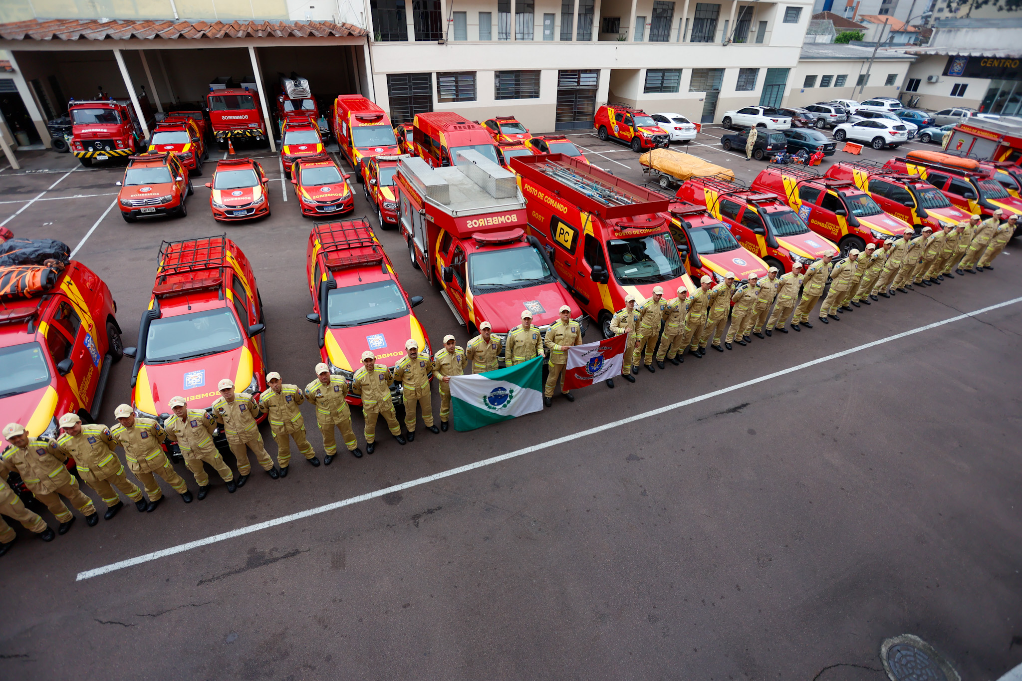 Paraná vai mandar mais 50 bombeiros para o Rio Grande do Sul neste domingo