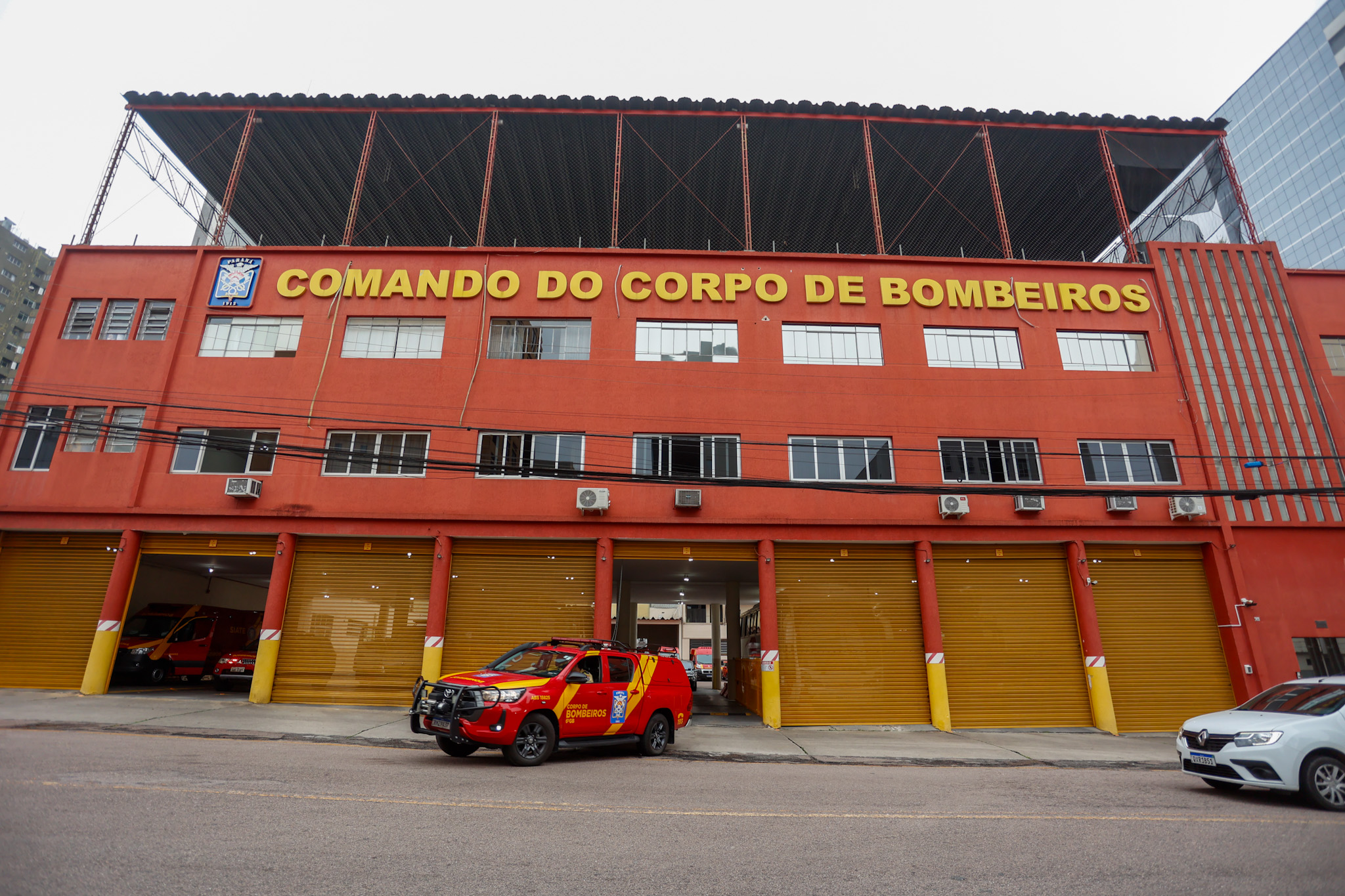 Corpo de Bombeiros do Paraná recebe doações para moradores do Rio Grande do Sul