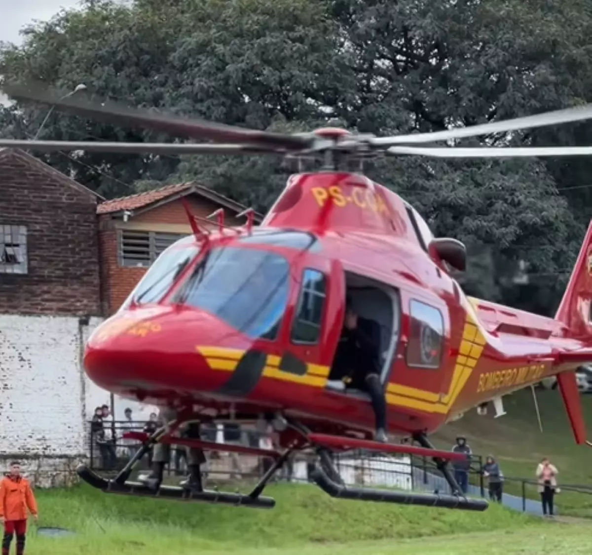 Mulher morre após corda romper durante resgate