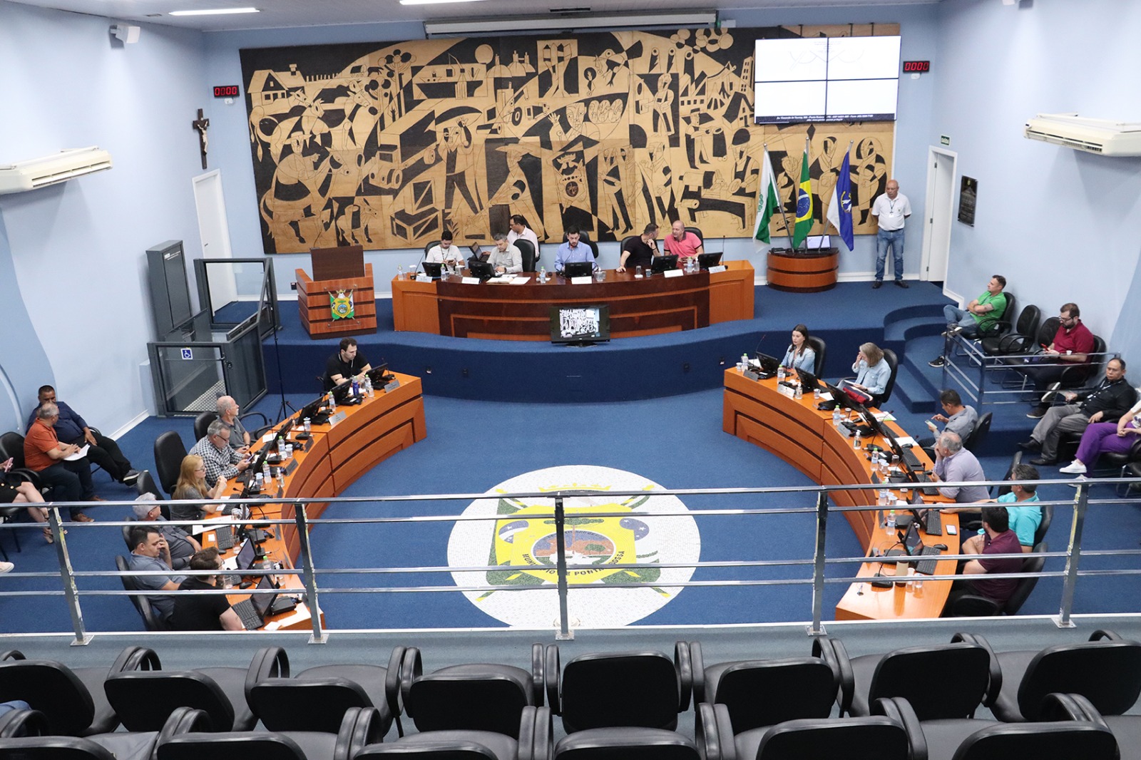 Sinalização no viaduto que dá acesso ao Costa Rica é discutida na Câmara em PG