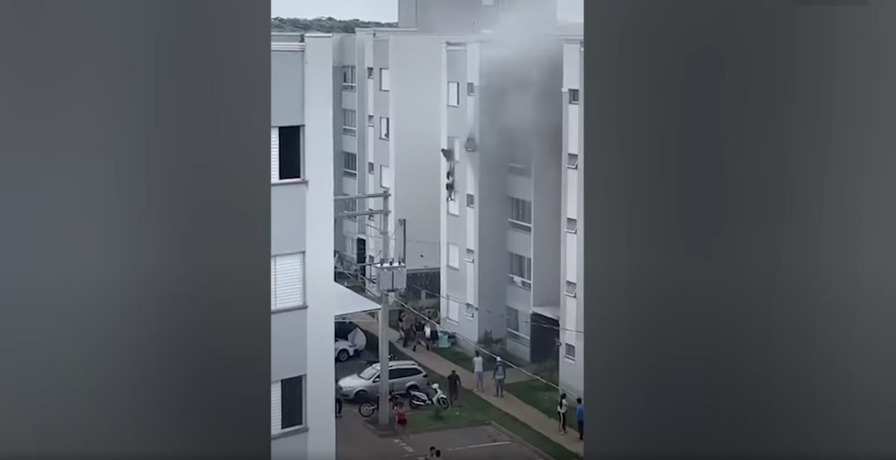 Avós pulam do 4º andar após criança atear fogo em sofá e provocar incêndio