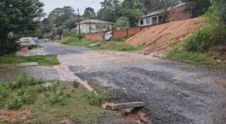 Chuvas fortes causam estragos e alagamentos em Ponta Grossa