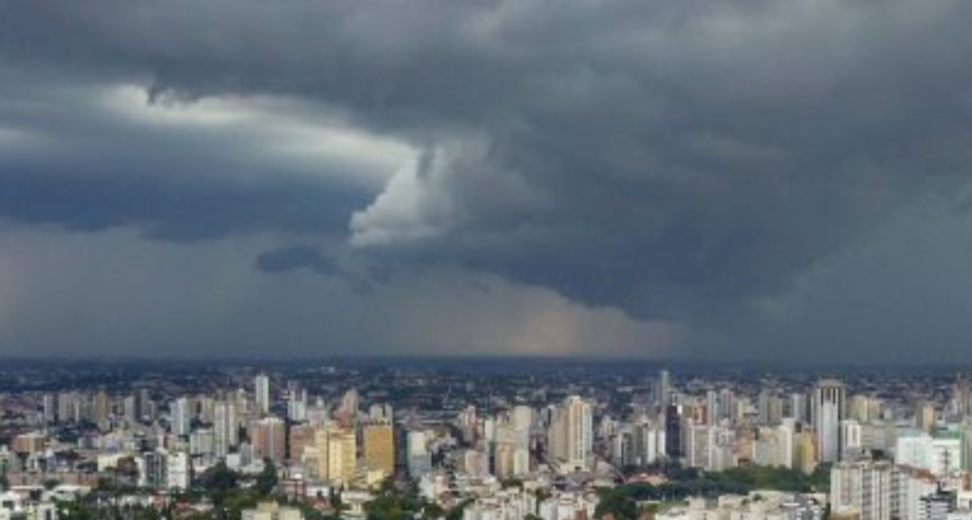 Paraná tem previsão de chuva para todas as regiões nesta terça-feira (17)