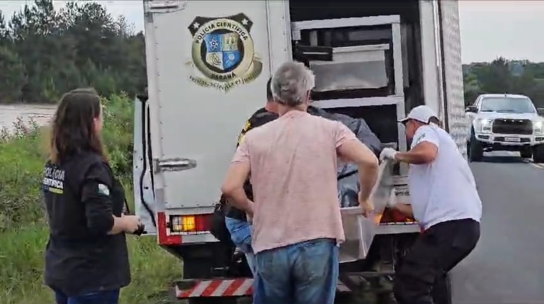 Vídeo: Equipes de resgate retiram corpo das águas do Rio Caniú, em Ponta Grossa