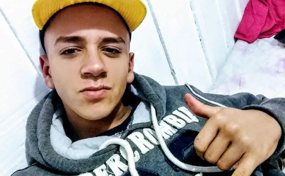 Jovem de 25 anos é violentamente assassinado com vários tiros