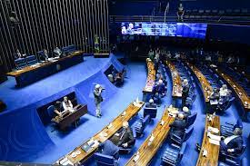 Senado discute PEC que limita poderes dos ministros do STF