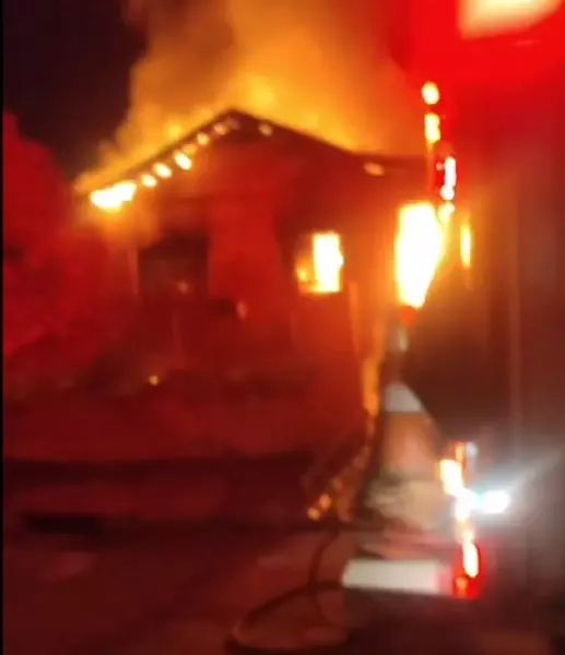VÍDEO: Pai e filha morrem carbonizados dentro de casa que pegou fogo