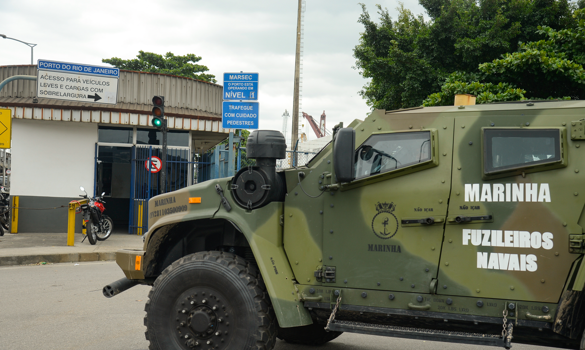 GLO: militares começam a atuar em portos e aeroportos 