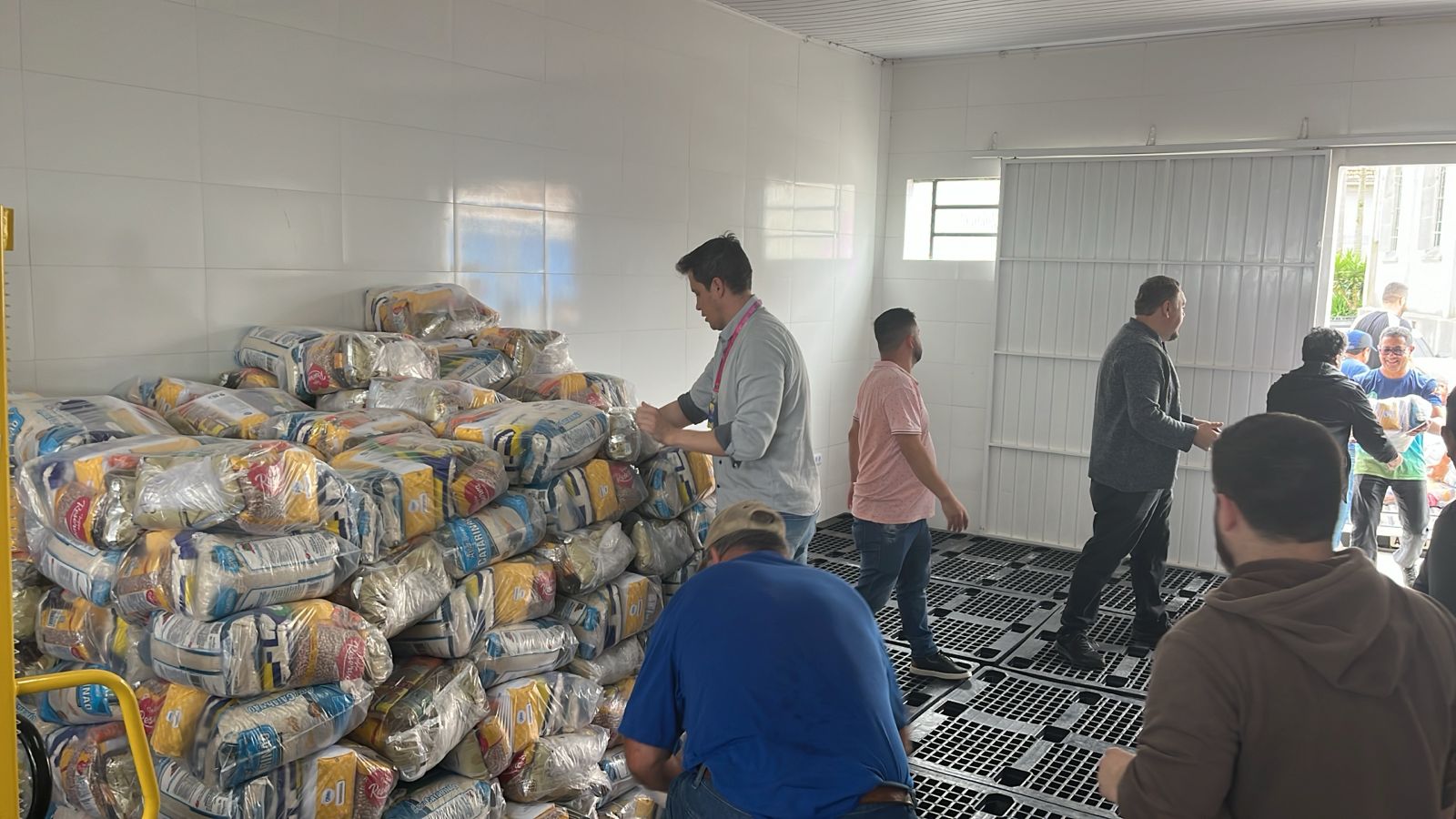 Ponta Grossa recebe 1.500 cestas básicas da Defesa Civil do Paraná