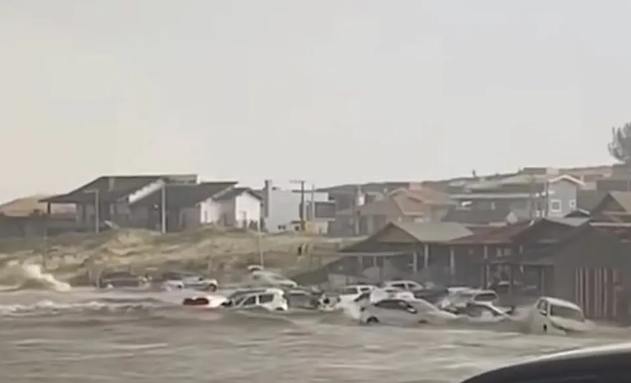 Tsunami meteorológico assusta frequentadores do litoral de Santa Catarina