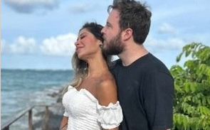 Maíra Cardi e Thiago Nigro levantam suspeitas de gravidez após foto na web