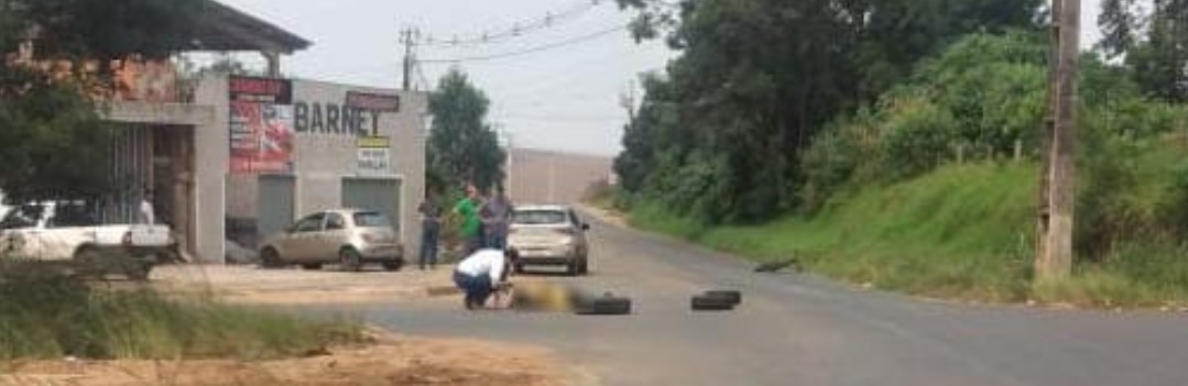 Ciclista é atropelado em Ponta Grossa.