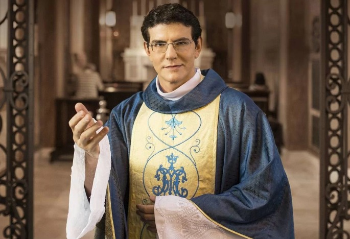 Padre Reginaldo Manzotti é internado em Curitiba