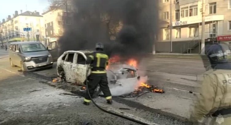 Ucrânia bombardeia cidade russa e pelo menos dez pessoas morrem