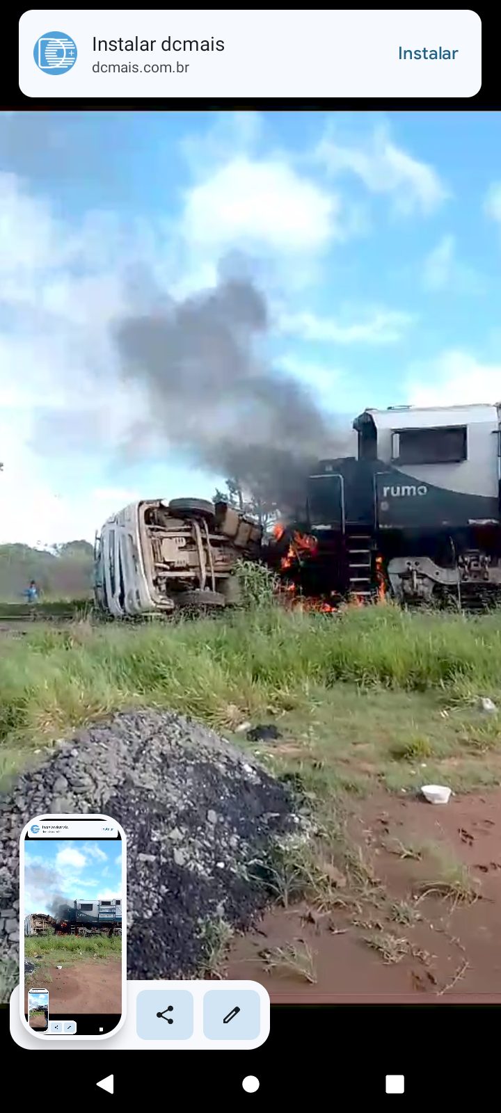 AGORA: Trem colide com caminhão em Ponta Grossa