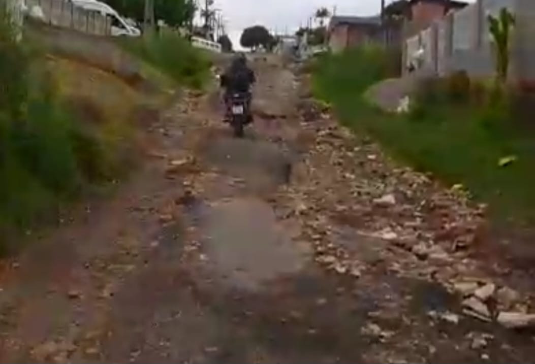 Secretário de Obras é criticado por péssimas condições de rua em Ponta Grossa