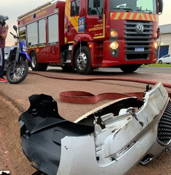 Motorista perde controle do carro e cai sobre outro na BR-277, uma pessoa  morreu