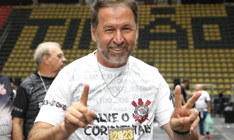 Presidente do Corinthians promete patrocínio de R$ 200 milhões e fala sobre Gabigol