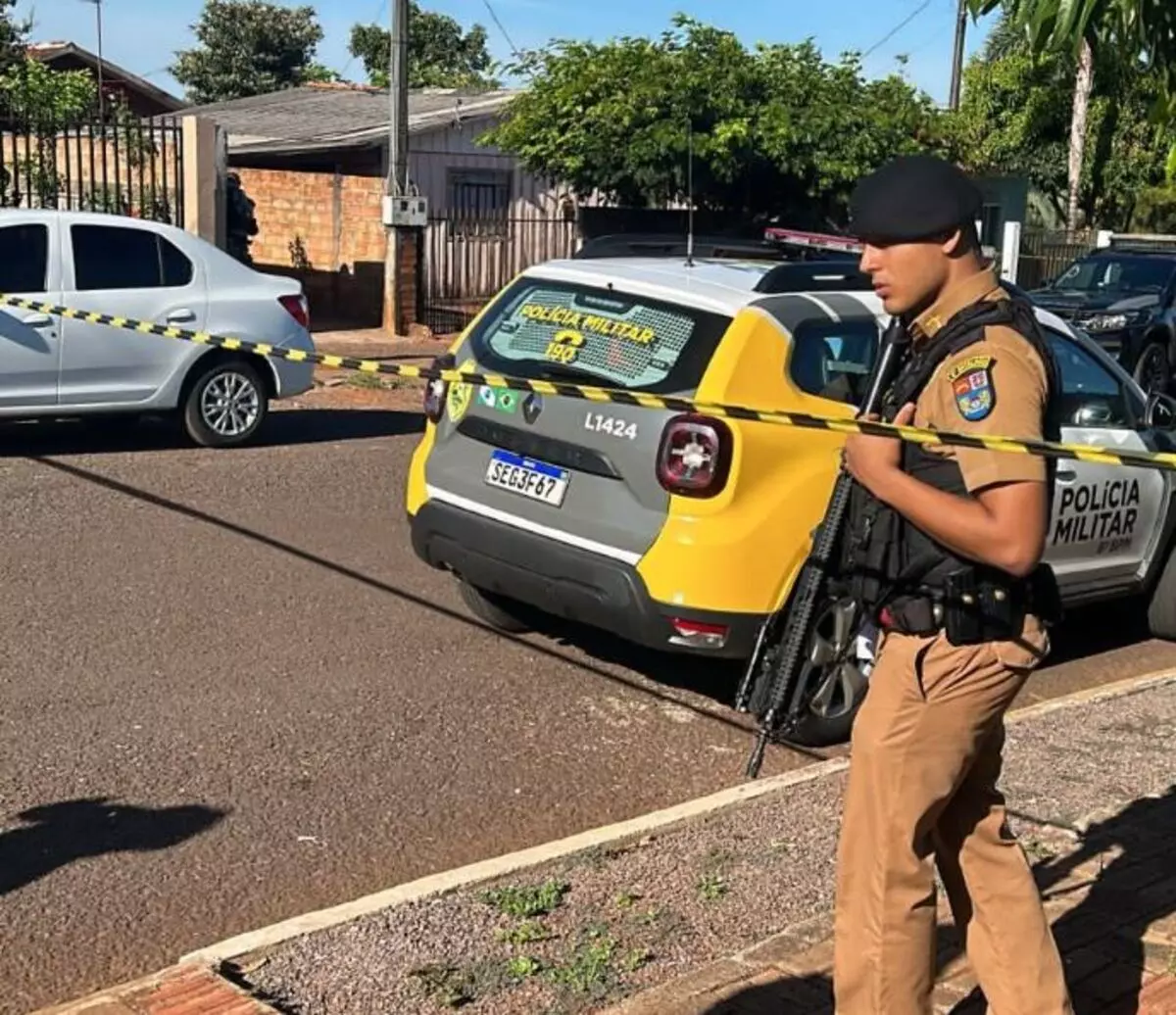 Jovem é morto pela polícia na frente da própria mãe