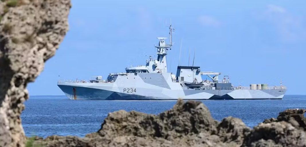 Essequibo: Reino Unido envia navio à costa guianesa e Venezuela mobiliza tropas