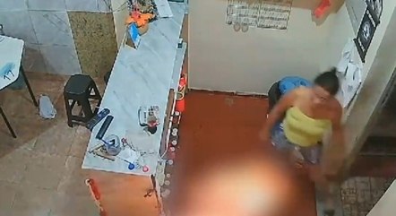 Vídeo: Morre homem que teve 92% do corpo queimado dentro de bar pela esposa