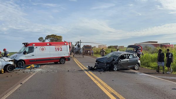 Acidente entre dois carros mata 3 pessoas na BR-369